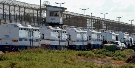 أسرى "الجهاد الإسلامي" في عوفر يهددون بإحراق الزنازين 